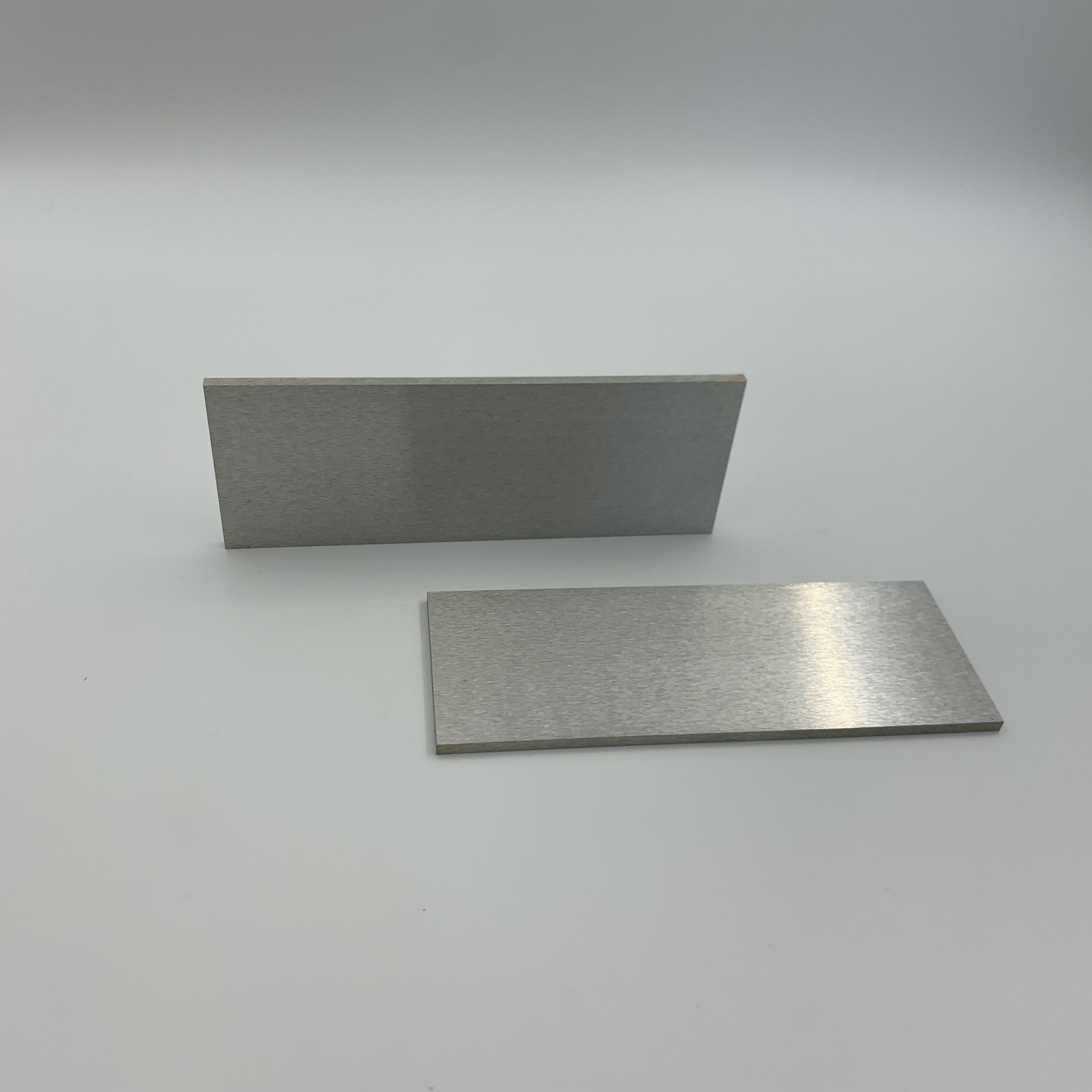 Non-Sag Silver-Tungsten Alloys Plate